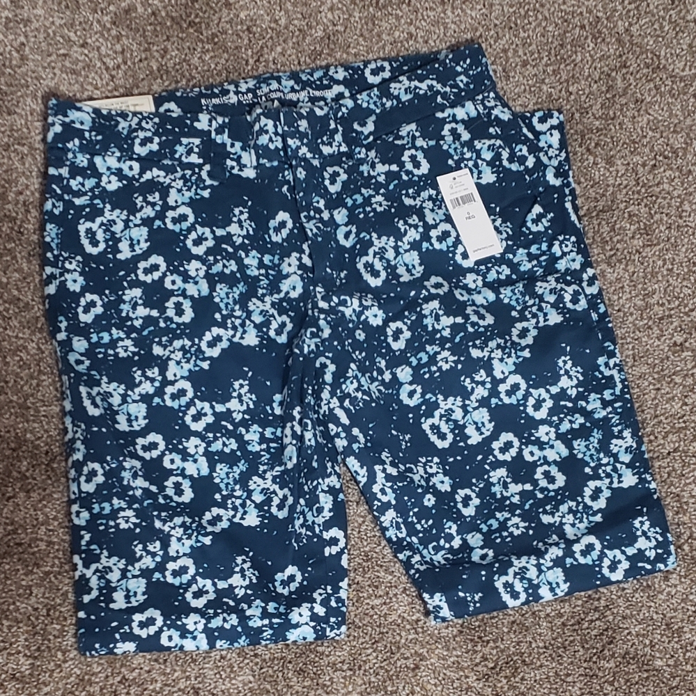 NWT GAP Pants! - Picture 2 of 3